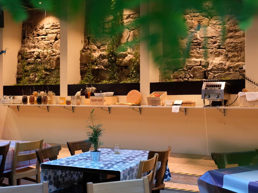 Frokostbuffé hver dag (CHF 13 per person)