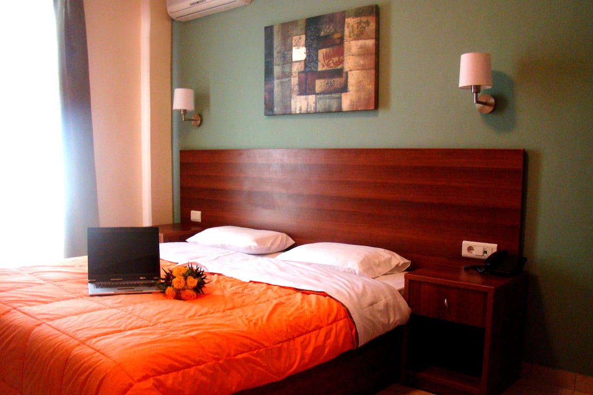 Double Room, Sea View | In-room safe, free WiFi, bed sheets