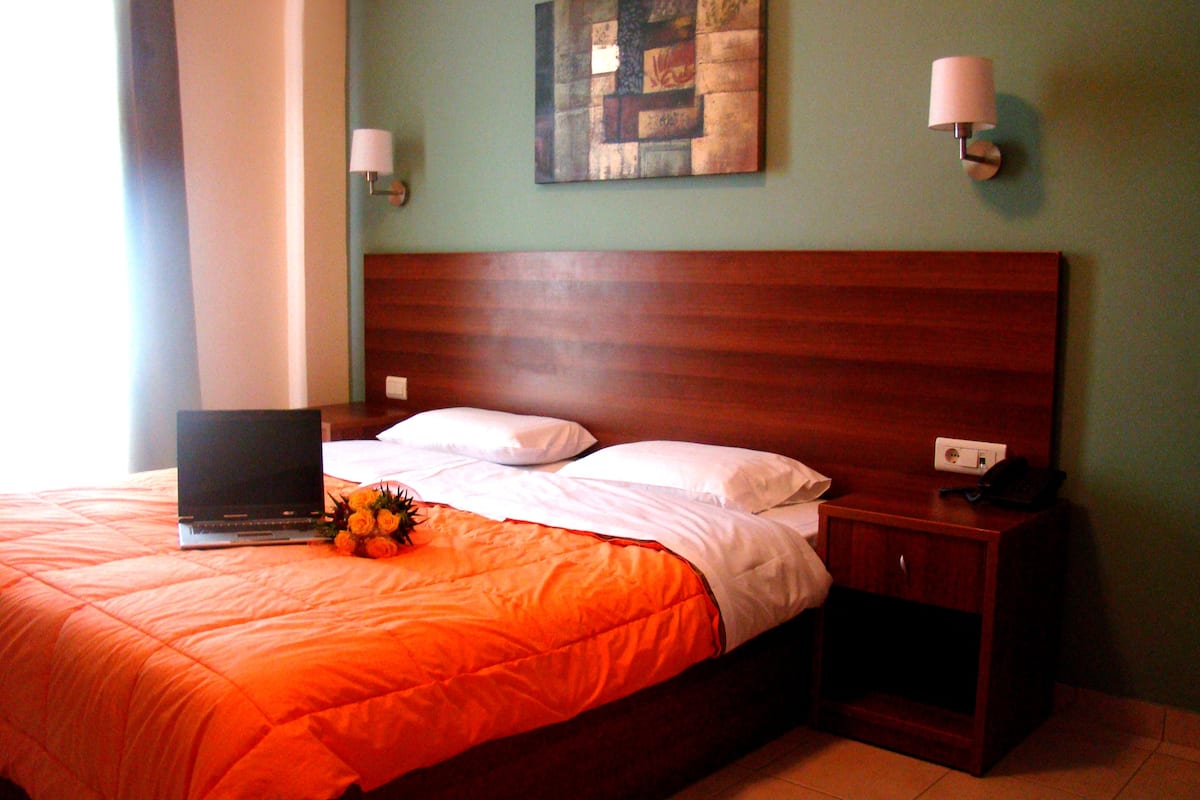 double room, sea view | in-room safe, free wifi, bed sheets