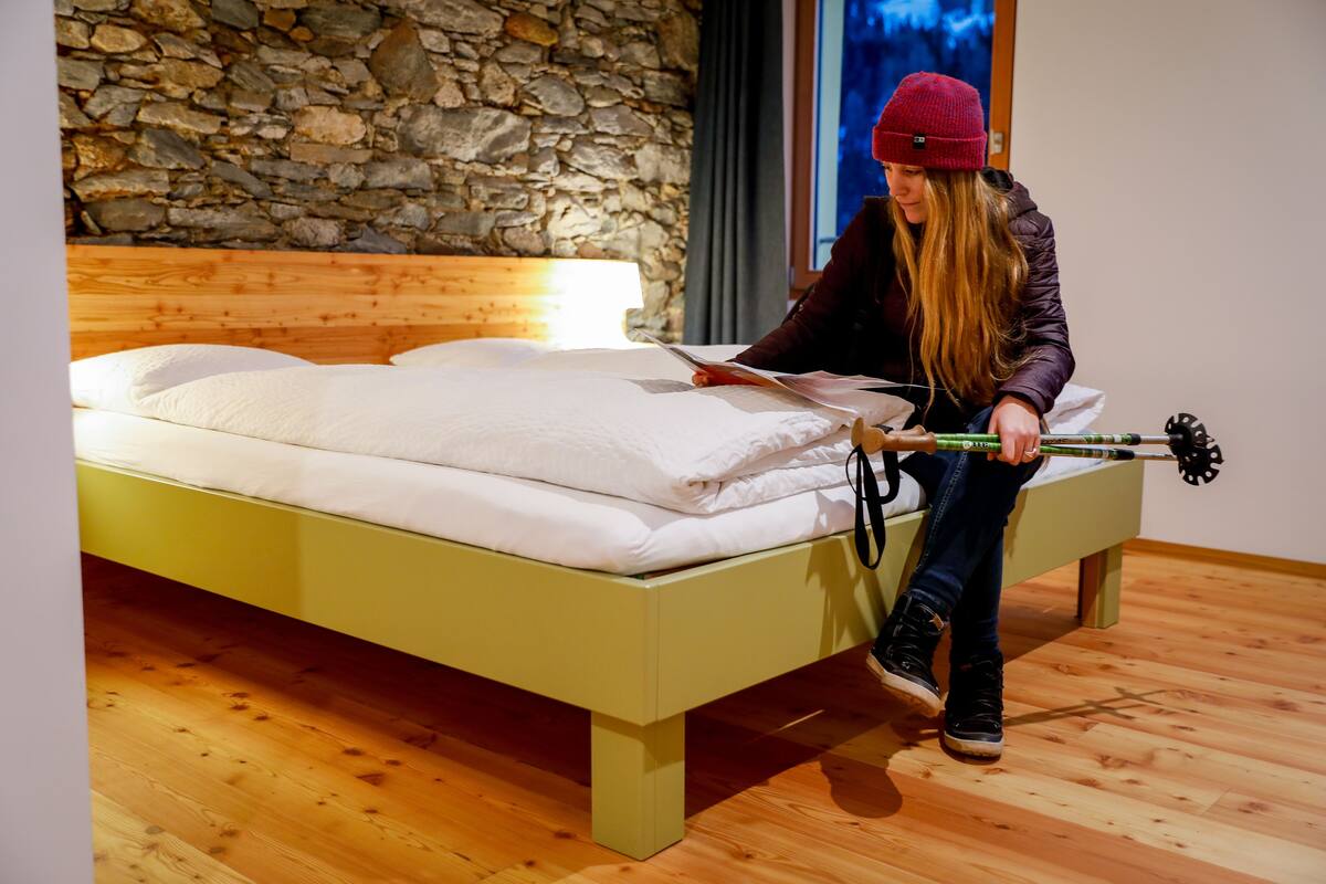 Doppia Deluxe | Biancheria da letto di alta qualità, una scrivania, tende oscuranti