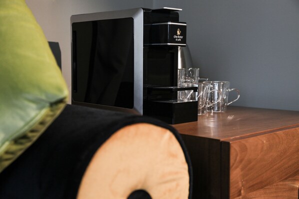 قهوة و/أو ماكينة صنع القهوة