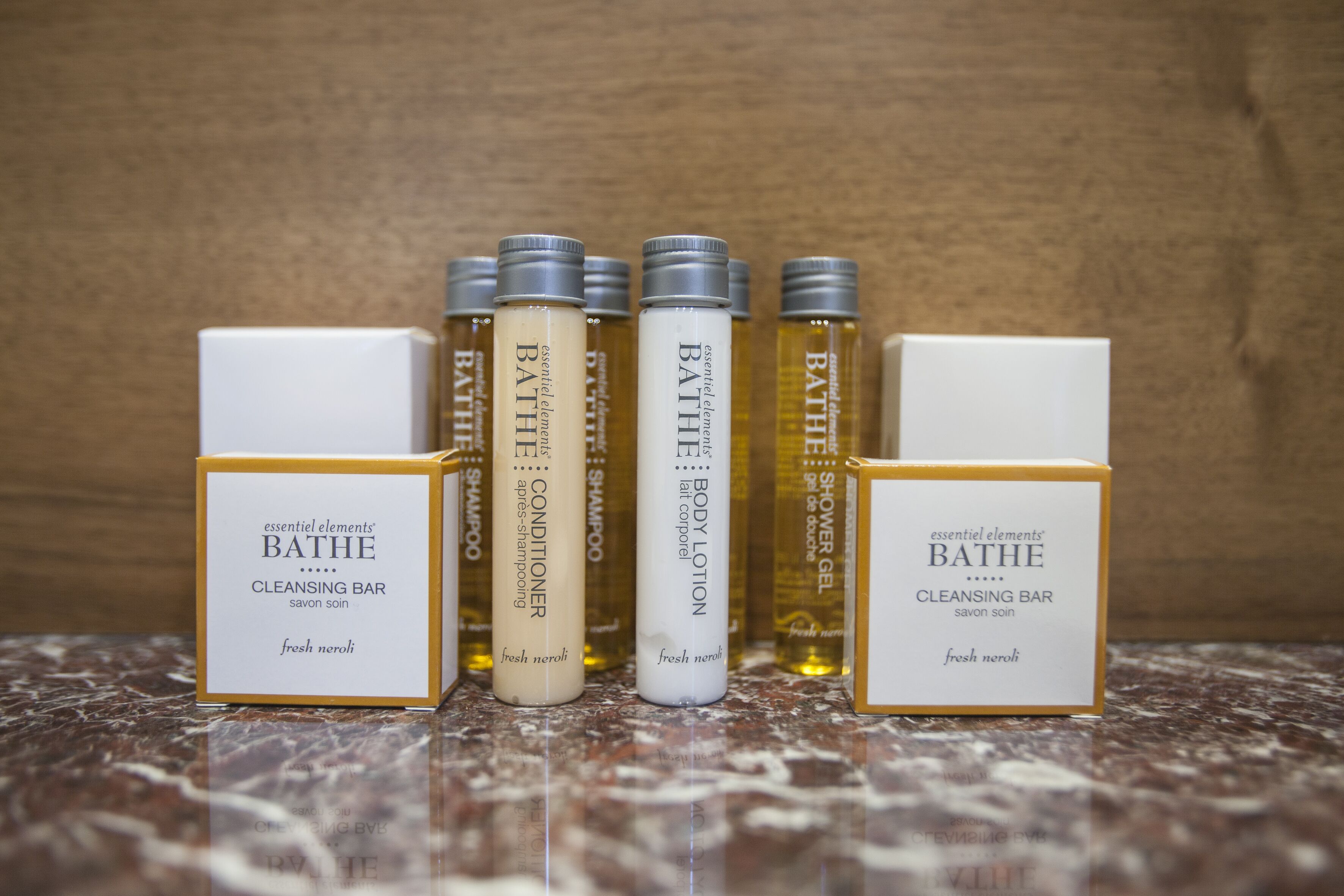 shower, rainfall showerhead, free toiletries, hair dryer