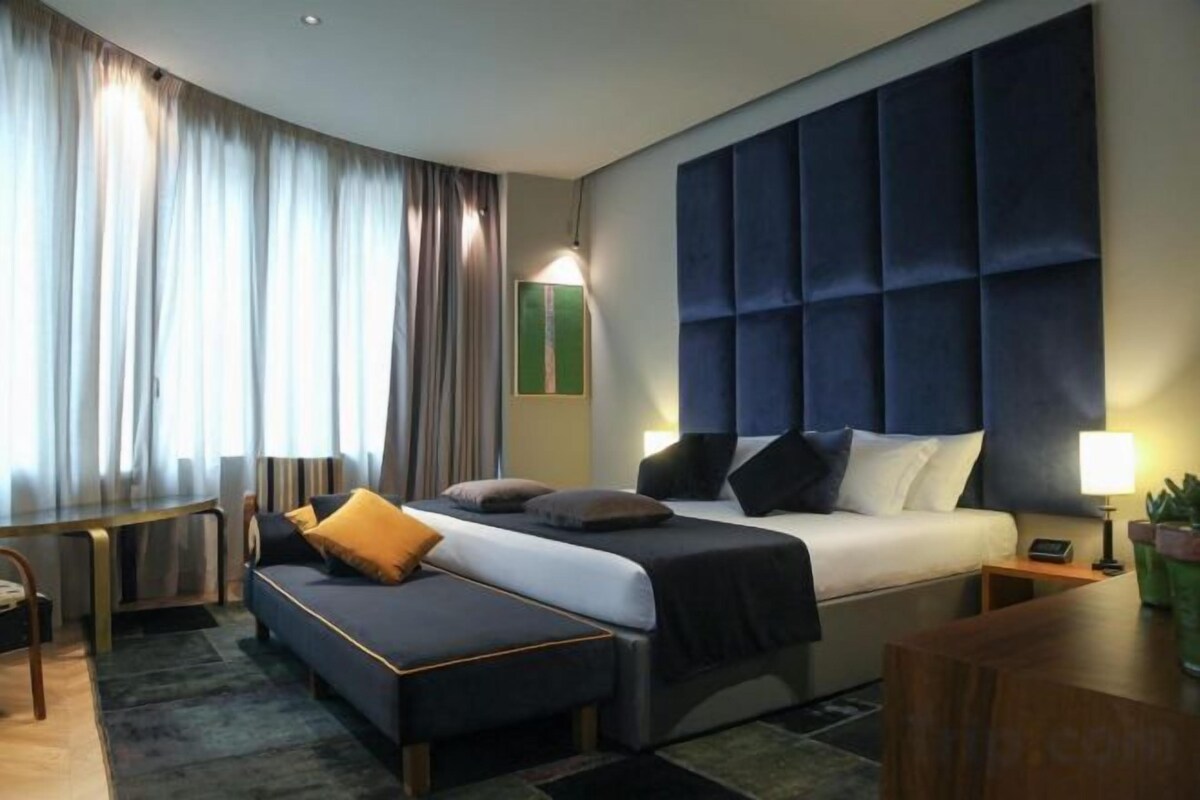 Frette Italian sheets, premium bedding, down comforters, pillowtop beds