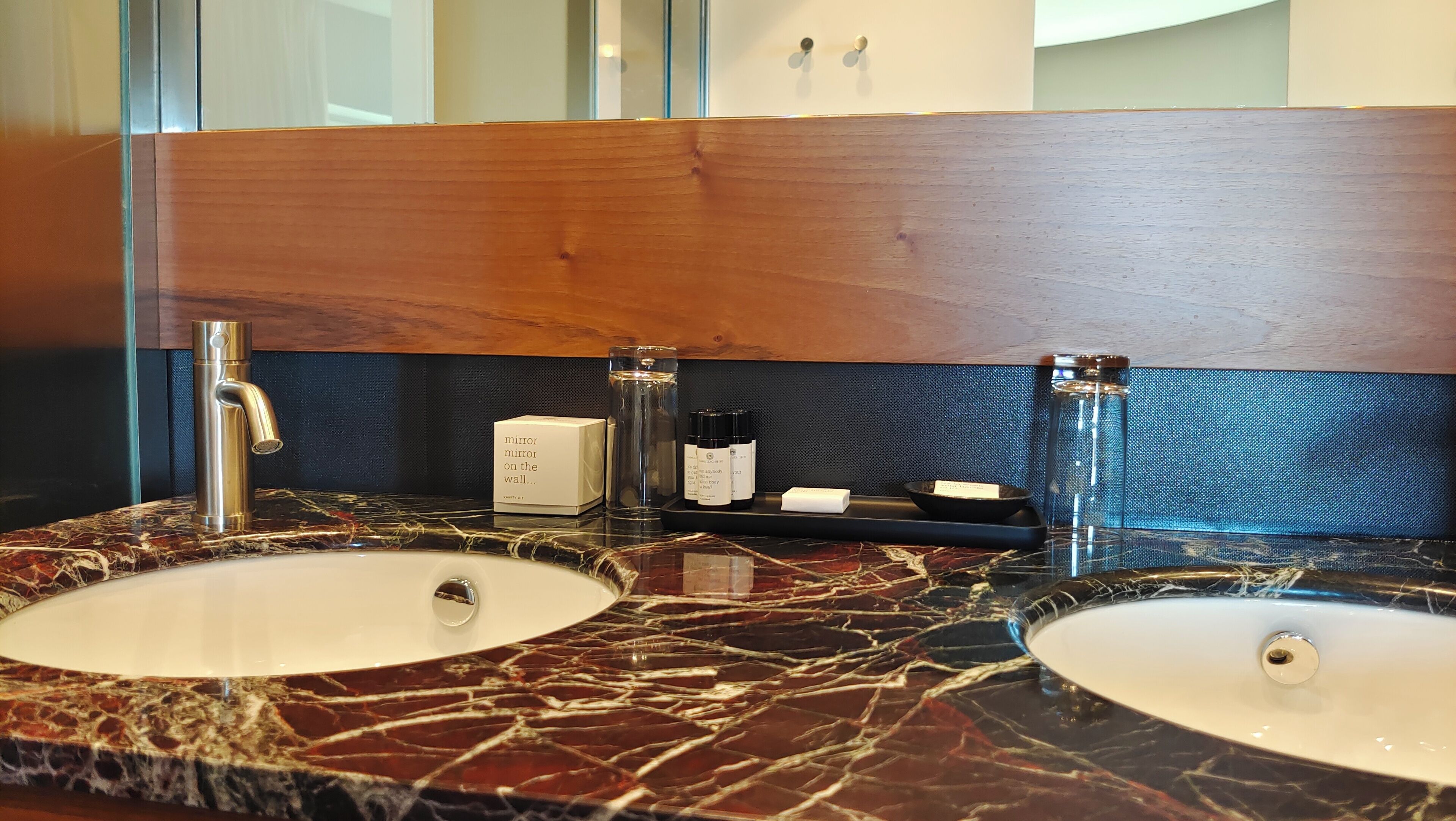 shower, rainfall showerhead, free toiletries, hair dryer