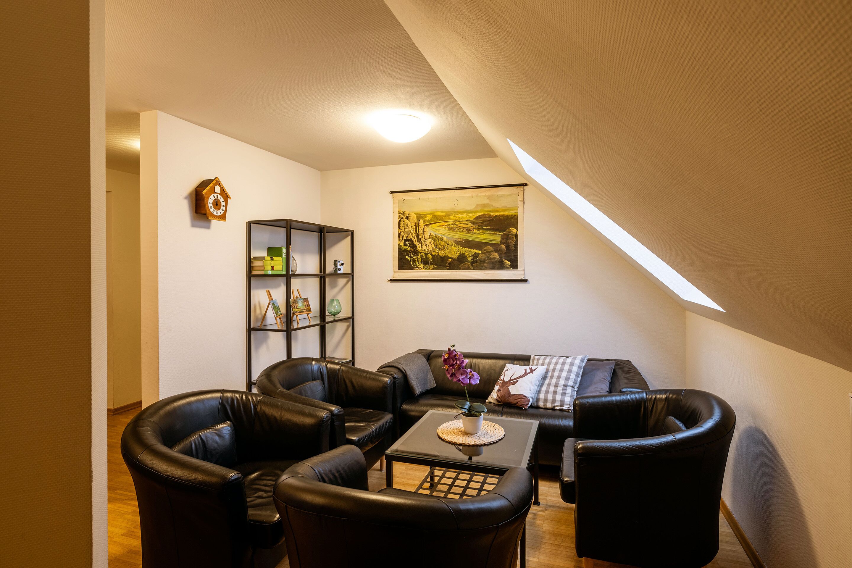 7er apartment (3 bedrooms) | living area | flat-screen tv