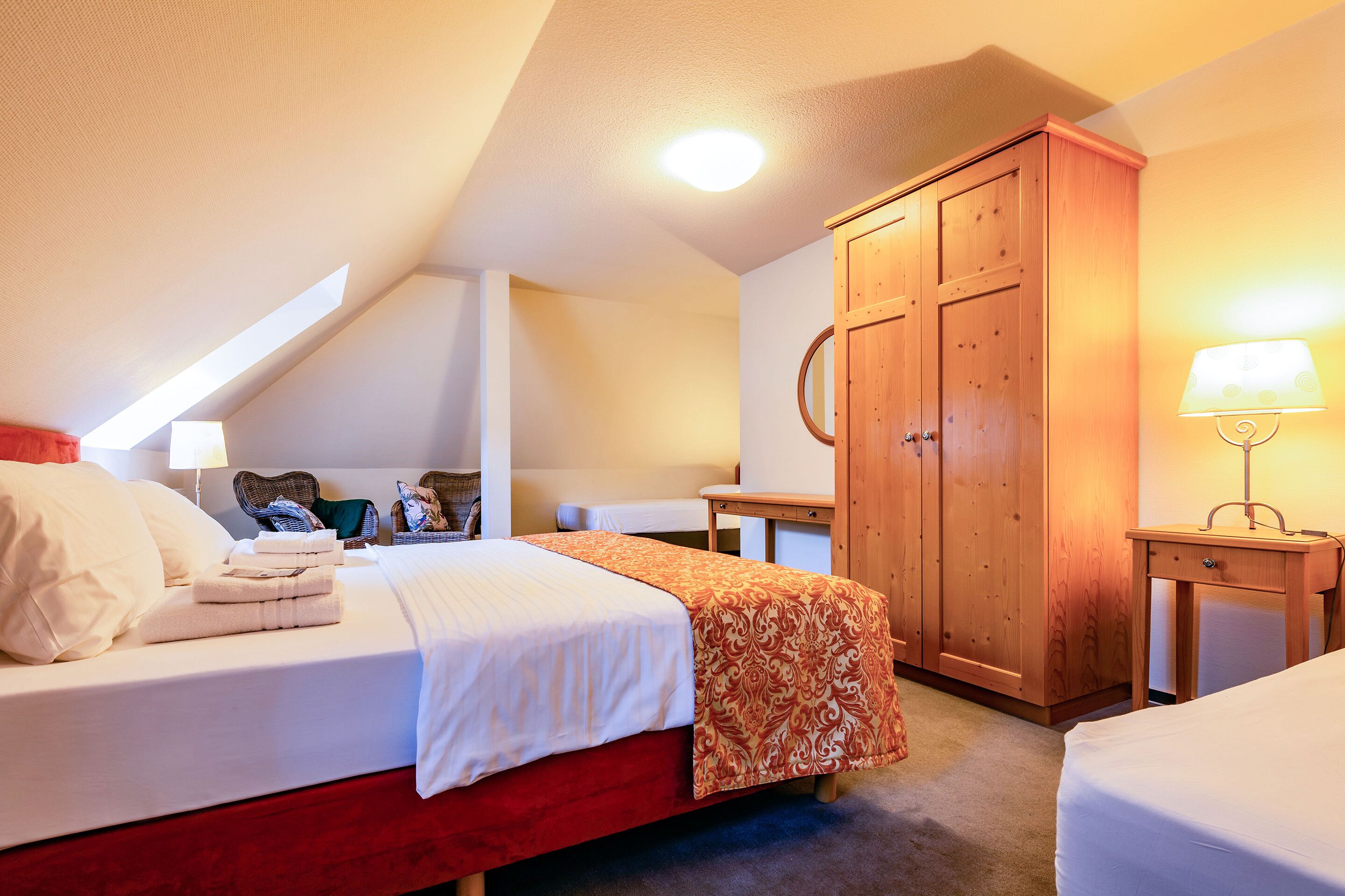 superior apartment, 3 bedrooms, 2 bathrooms, garden view | 2 bedrooms, individually decorated, individually furnished, desk