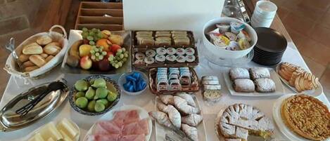 Petit déjeuner buffet compris tous les jours