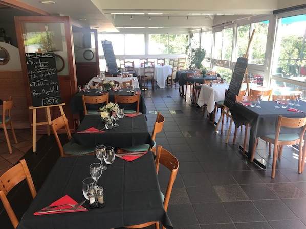 Frühstück, Mittagessen und Abendessen