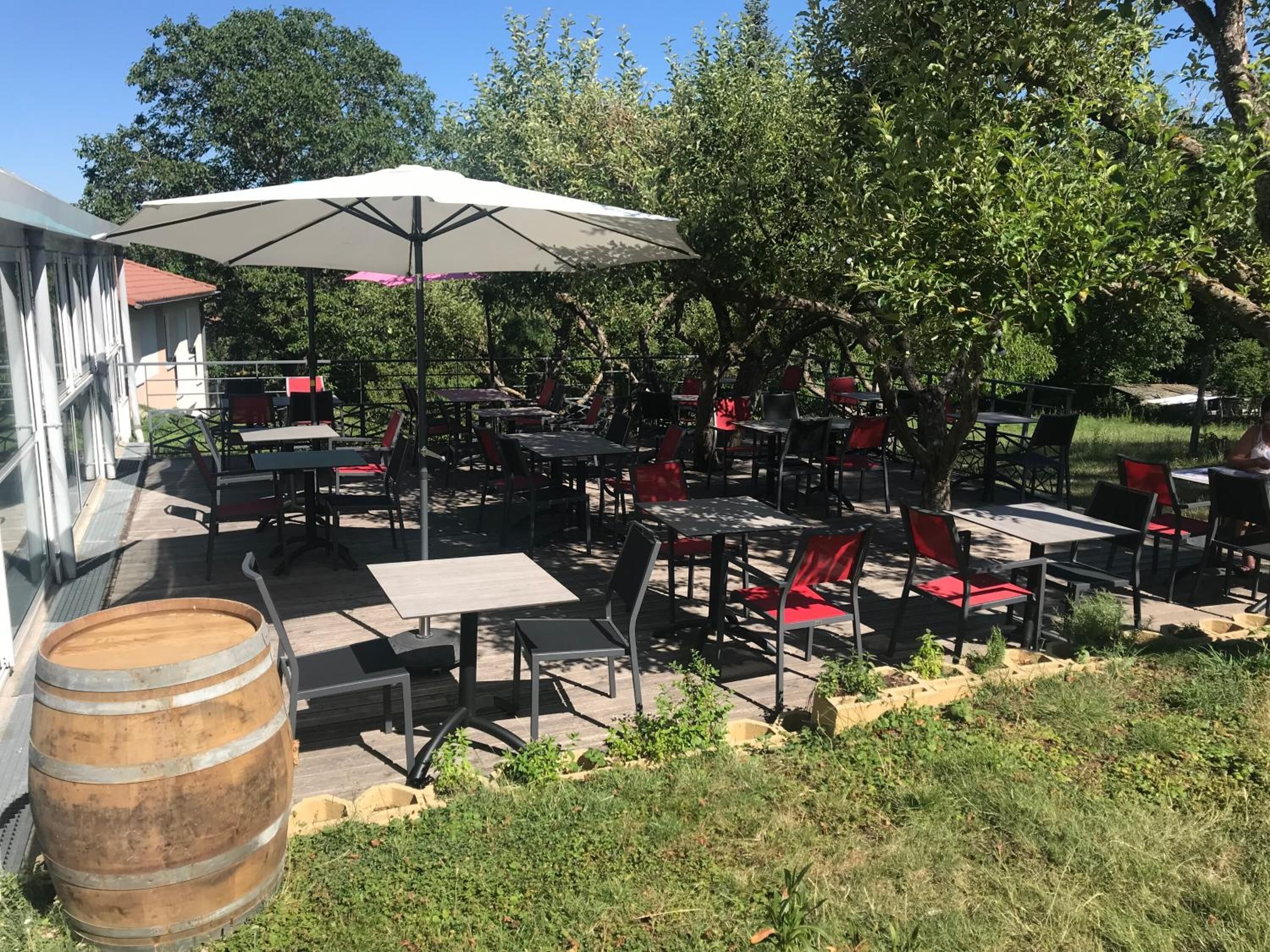 Breakfast, lunch and dinner served