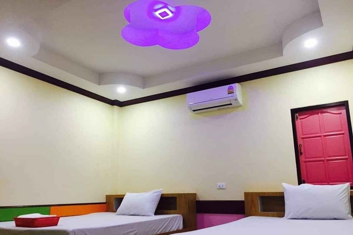 Habitación estándar con 2 camas individuales | Camas supletorias y wifi gratis