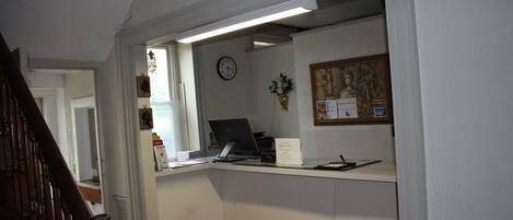 Check-in/check-out kiosk