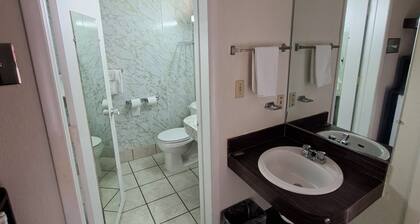Hometown Inn Staunton VA near Hwy 11