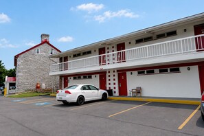 Free self parking - Hometown Inn Staunton VA near Hwy 11 (Staunton)