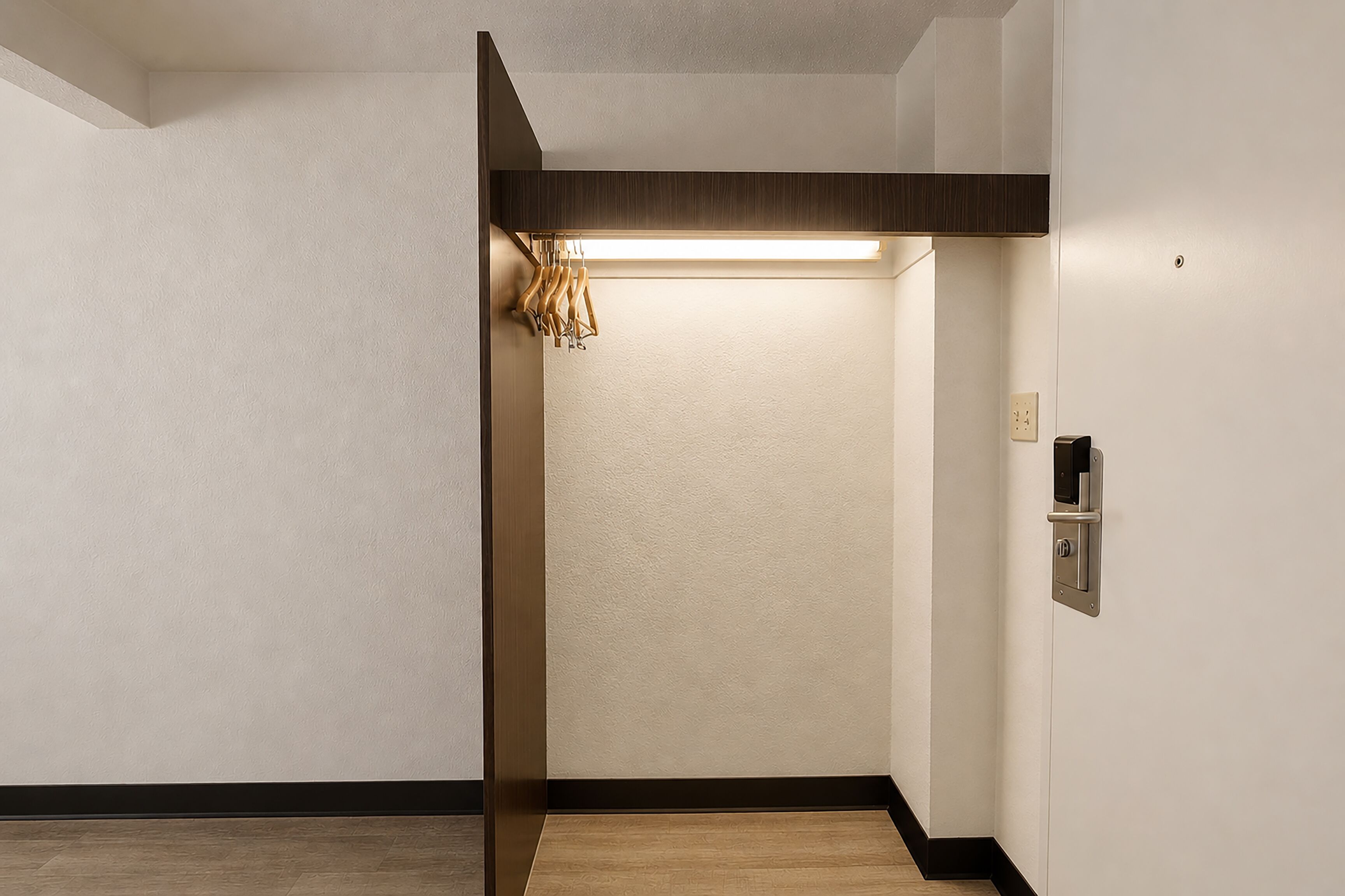 Room, Non Smoking (2 Full Beds) | Bathroom | Free toiletries, hair dryer (on request), towels