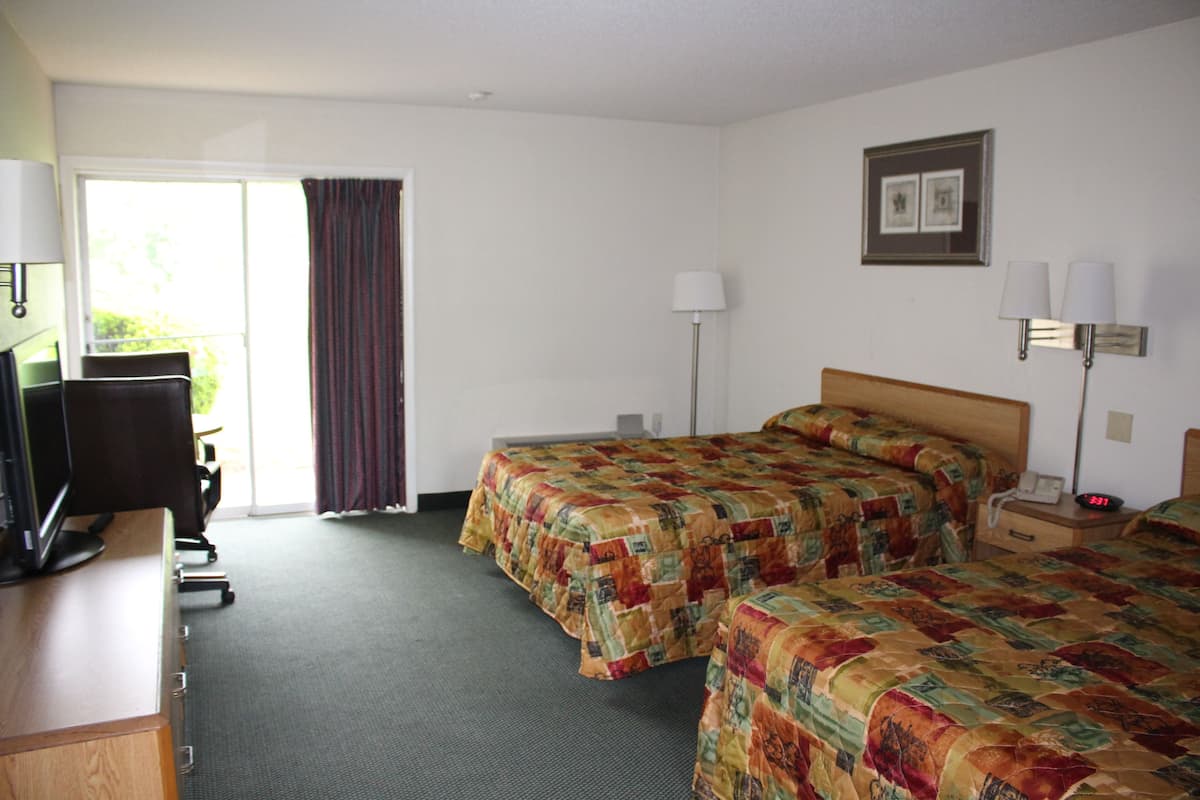 Comfort Double Room | Iron/ironing board, free cribs/infant beds, rollaway beds, free WiFi