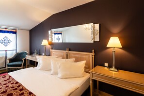 DOPPELZIMMER STANDARD | 書桌、免費無線上網、床單
