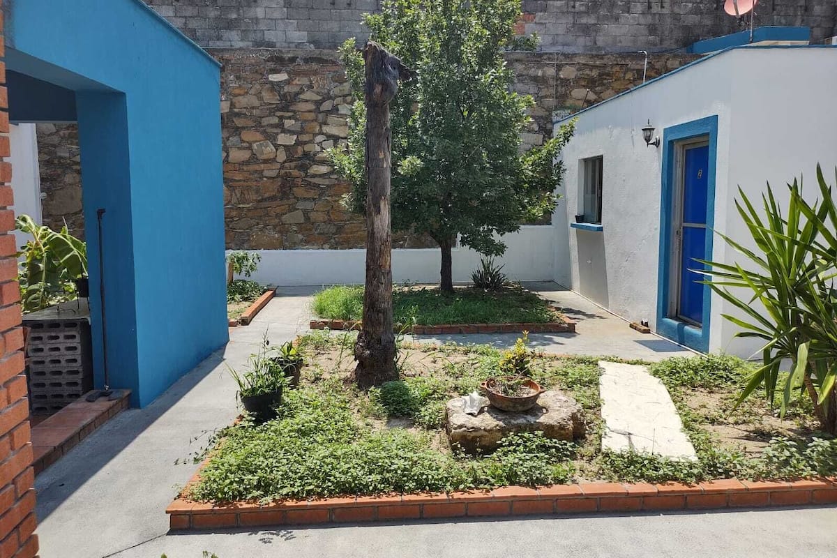 HABITACION 2 | 1 camera, con arredamento individuale, una scrivania