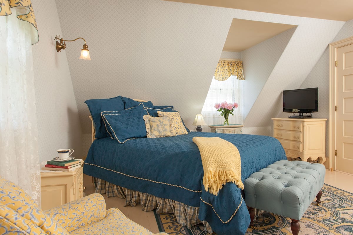Chambre Classique, 1 grand lit, salle de bains privée (Room 8) | Draps en coton égyptien, literie de qualité supérieure