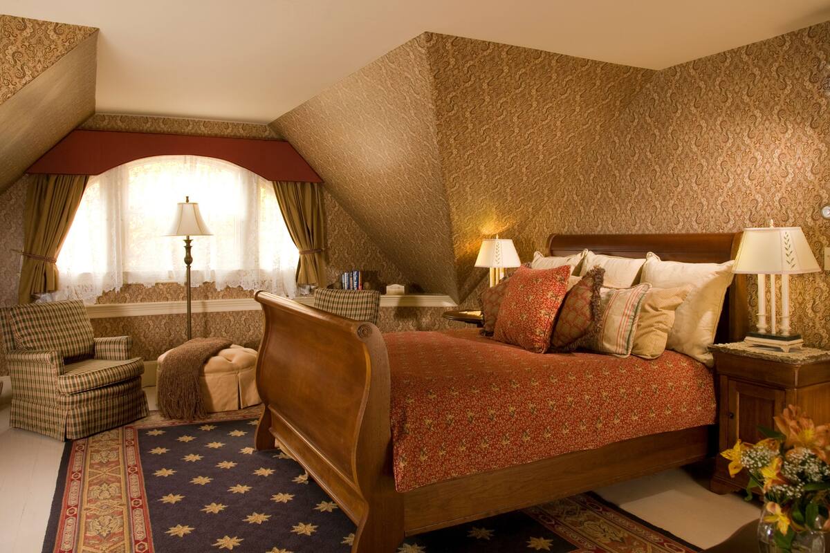 Egyptian cotton sheets, premium bedding, desk, blackout drapes
