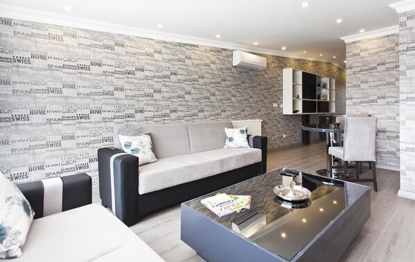 Penthouse | Living room