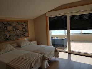 Standard Apartment | Egyptian cotton sheets, premium bedding, desk, blackout drapes - Casa Chelo Alojamientos (Mazaricos)