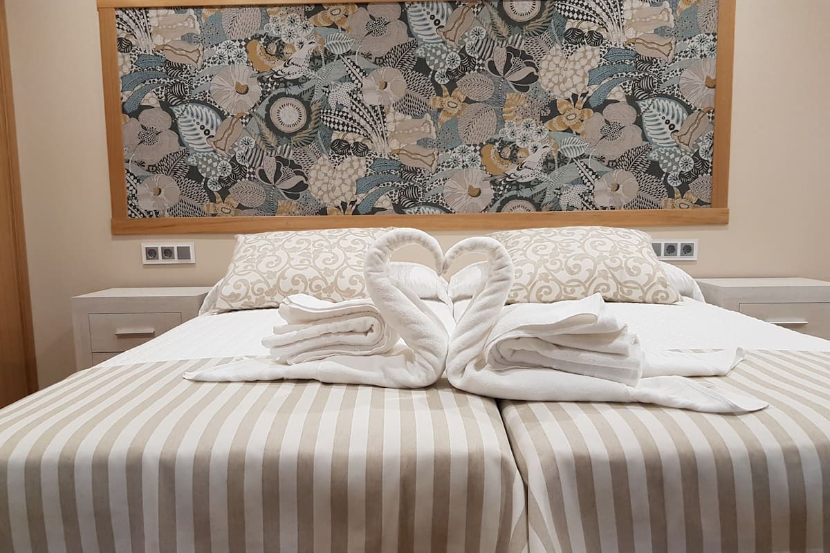 Sábanas de algodón egipcio, ropa de cama de alta calidad y escritorio
