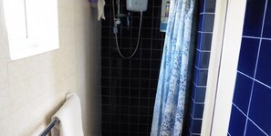 Bathroom shower - Leysdown Chalet 31 (Sheerness)