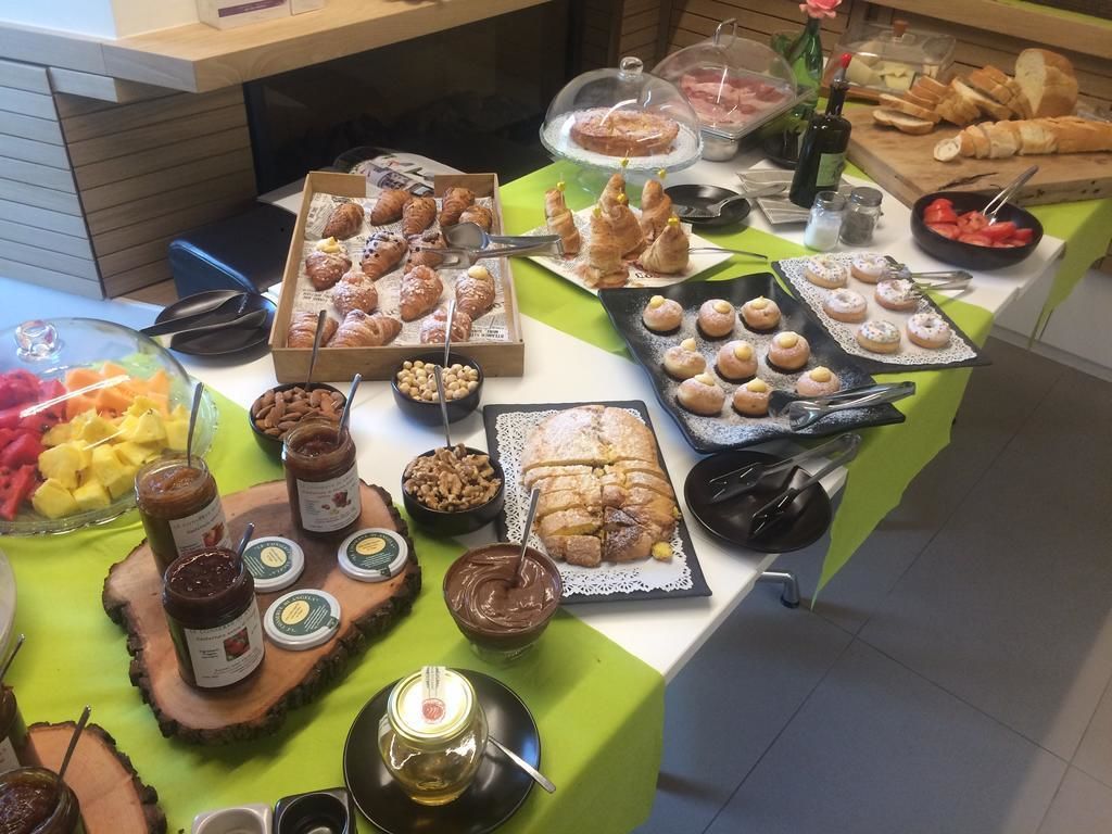 Tägliches inbegriffenes Frühstücksbuffet