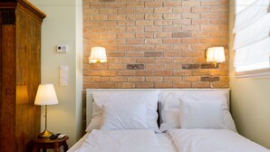 Premier Studio, 1 Queen Bed - Roland Apartments (Budapest)
