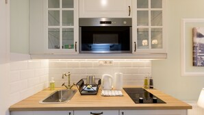 Standard Studio, 1 Queen Bed | Private kitchen - Roland Apartments (Budapest)