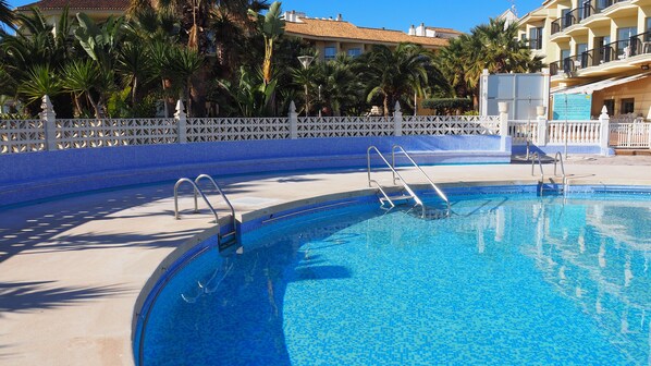 Seasonal outdoor pool