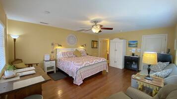 Firemannsrom – classic, eget bad (Cypress Room) | Sengetøy av topp kvalitet, Tempur-Pedic-senger og individuelt dekorert