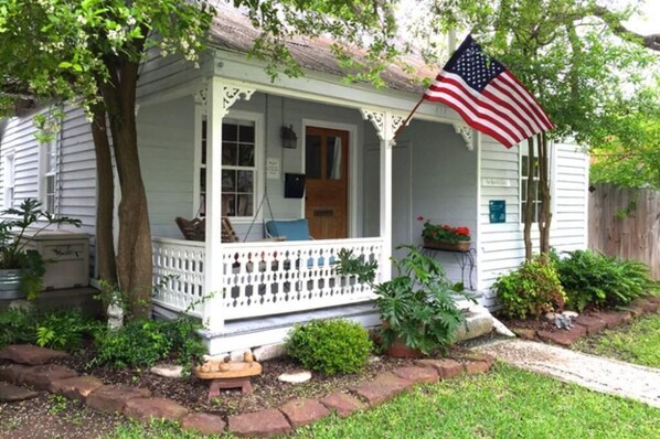 Miscellaneous - Comal Inn (New Braunfels)