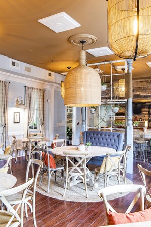 Lounge - Inn at I'On, an Ascend Collection Hotel (Mount Pleasant)