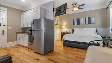 Dihias secara berasingan, dilengkapkan perabot secara berasingan