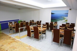 Free daily buffet breakfast  - Ugur Hotel (Kas)
