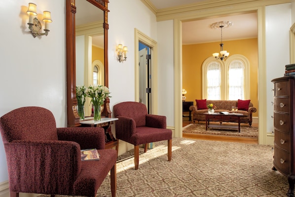 Hallway - Rockland Talbot House (Rockland)