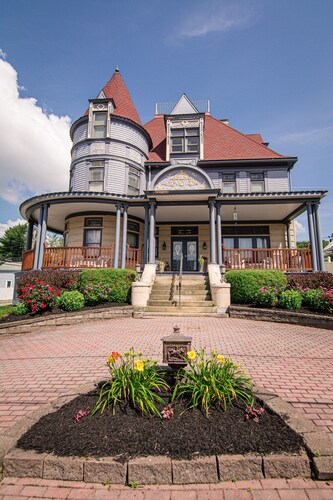 The Levi Deal Mansion Bed & Breakfast