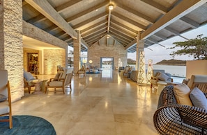 Lobby sitting area - Royalton Antigua, An Autograph Collection All-Inclusive Resort (St. John's)