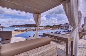 Outdoor pool, pool umbrellas, sun loungers