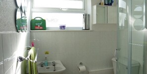 Chalet, Multiple Beds, Non Smoking | Bathroom | Shower, towels - Leysdown Chalet 39 (Sheerness)