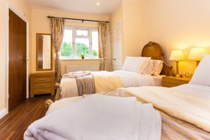 ห้องทวิน, ห้องน้ำส่วนตัว (2) | วิวจากห้องพัก