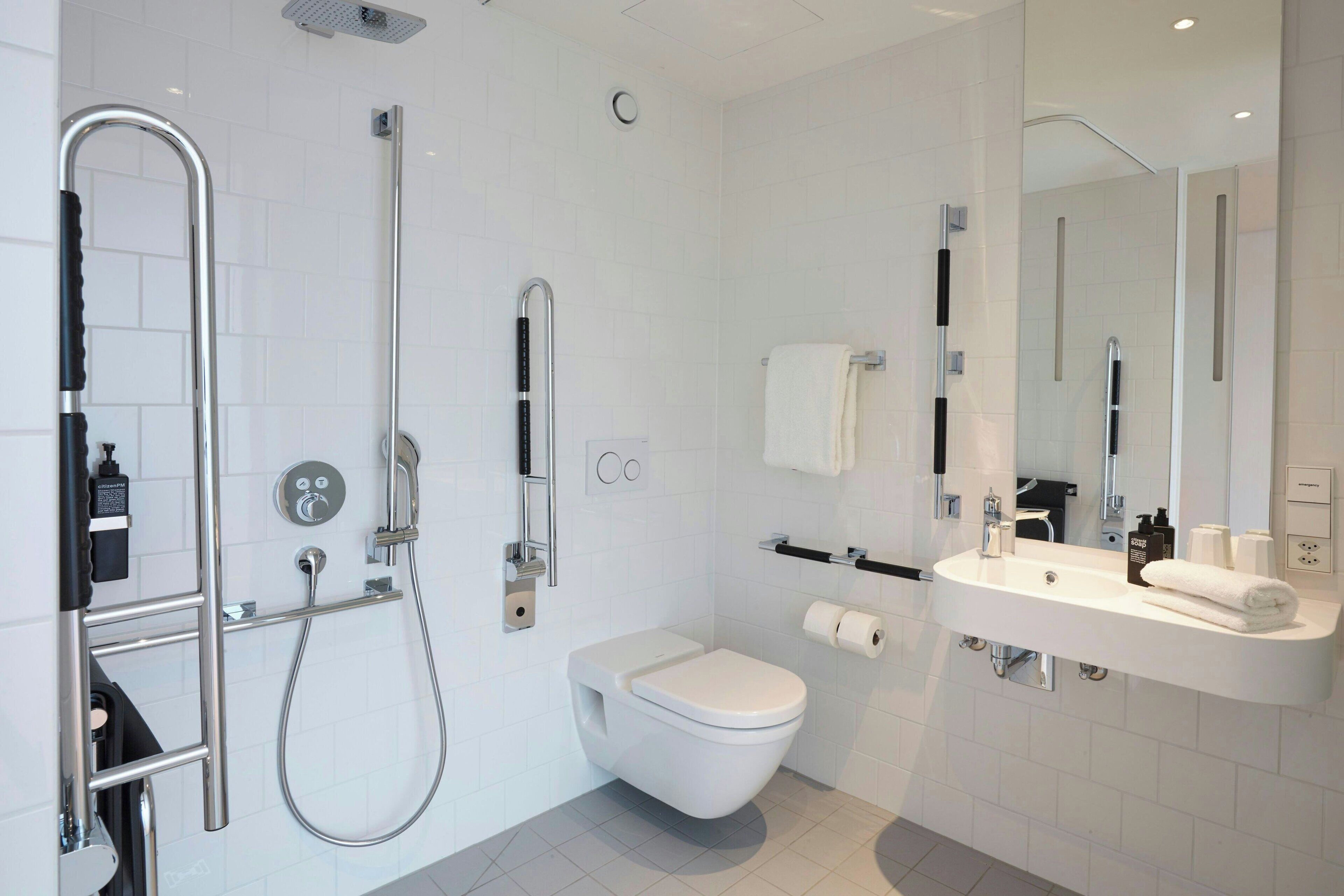 Room, 1 King Bed (Mobility Accessible, Roll-In Shower) | Premium bedding, pillowtop beds, in-room safe, desk