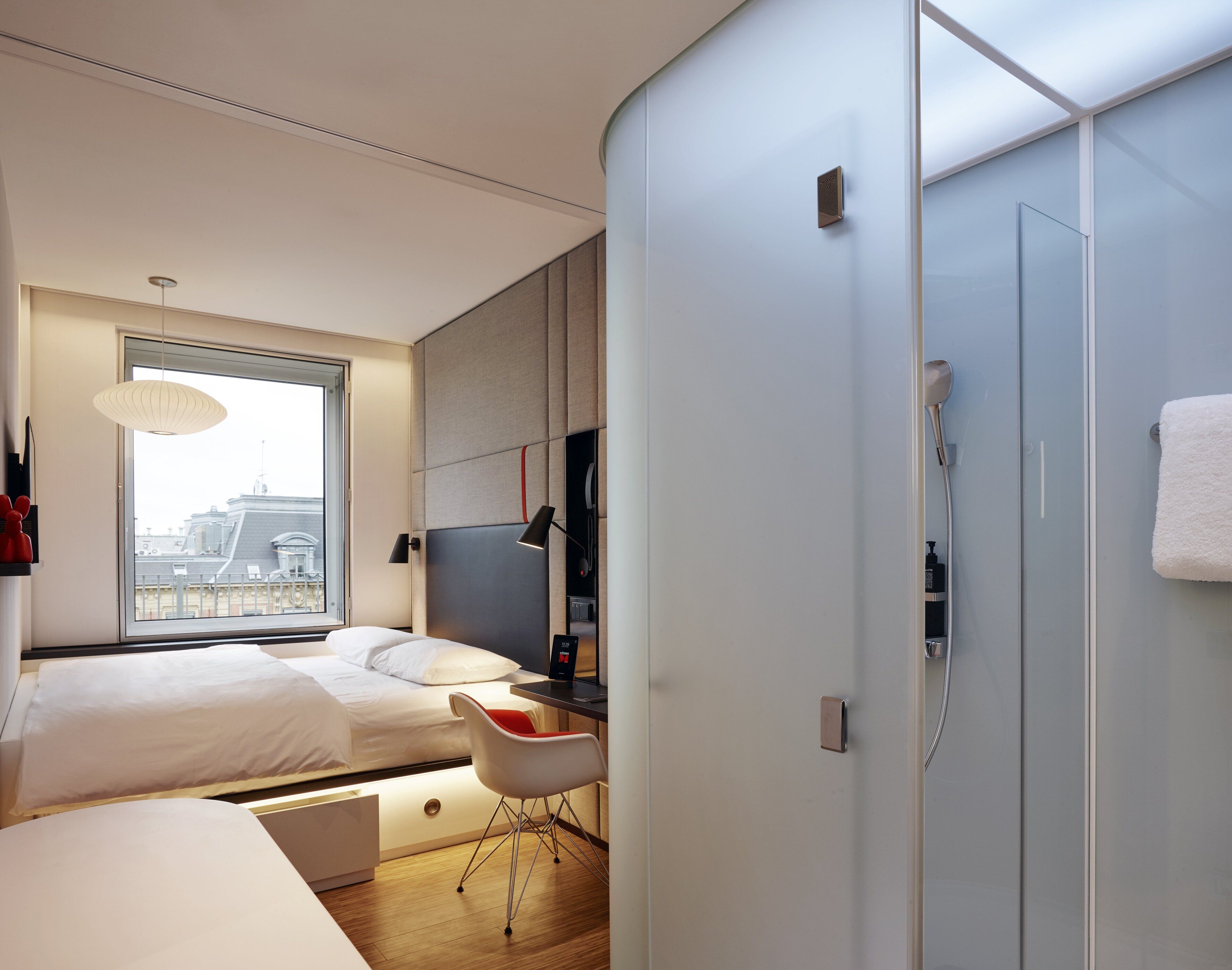 premium bedding, pillow-top beds, in-room safe, desk