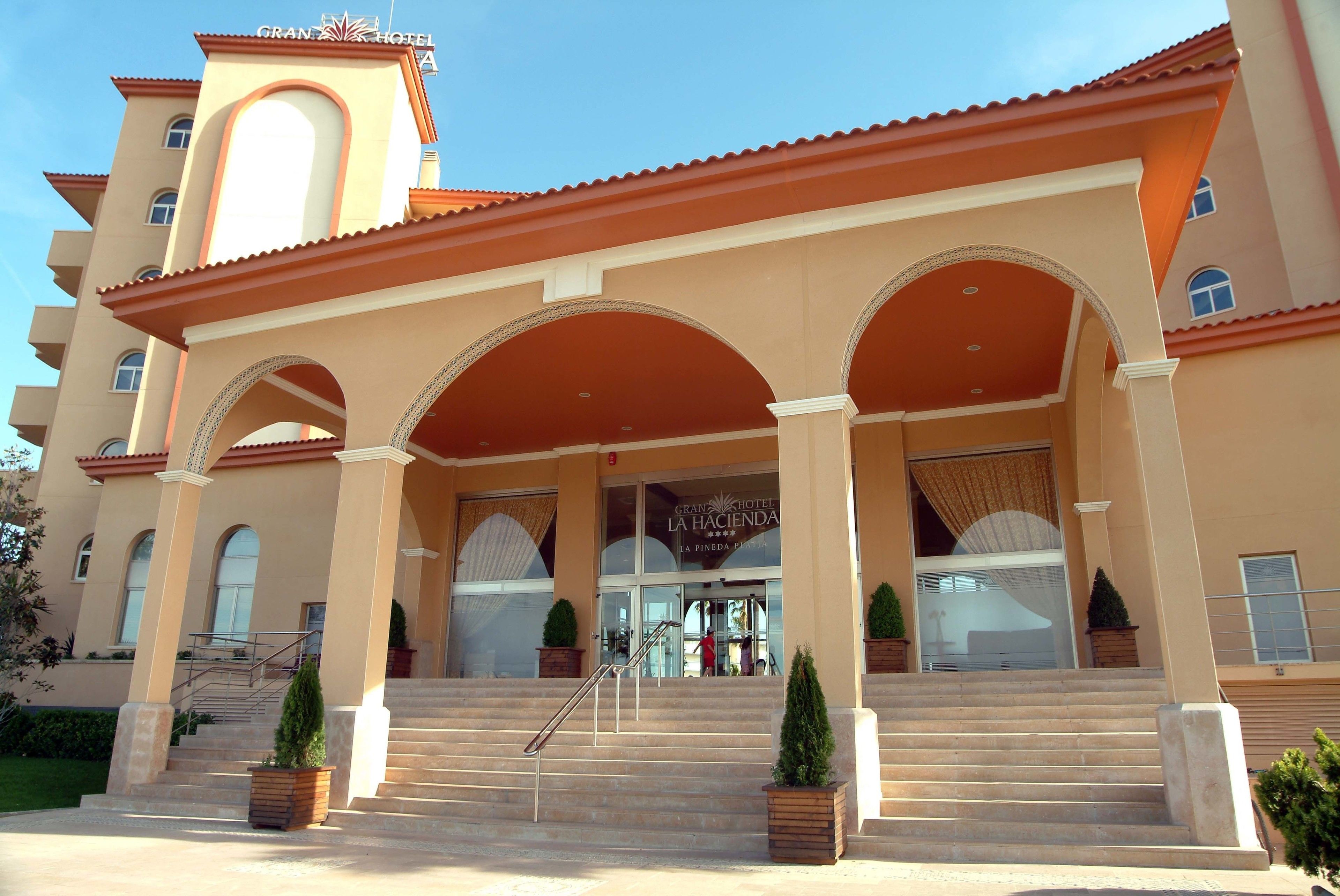 Photo - Ohtels La Hacienda