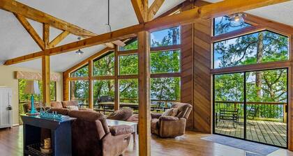 Lakefront Treehouse: Yksityinen retriitti mäntyissä!
