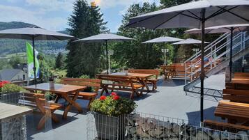 Basic-Doppelzimmer | Zimmersafe, kostenloses WLAN, Bettwäsche