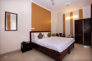 1 bedroom, desk, free WiFi - hotel jyoti continental (Agra)