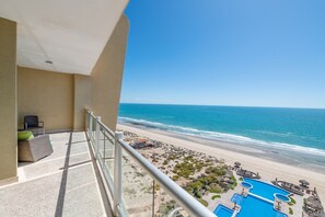 Condo panorámico, 4 habitaciones | Terraza o patio