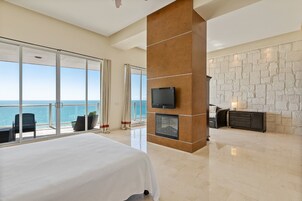 Panoramic-Apartment, 4 Schlafzimmer | Badezimmer | Duschwanne, Whirlpool, Haartrockner, Handtücher